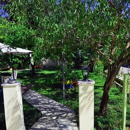 Apartment Green House Corfu - A Perfect Place To Unwind *